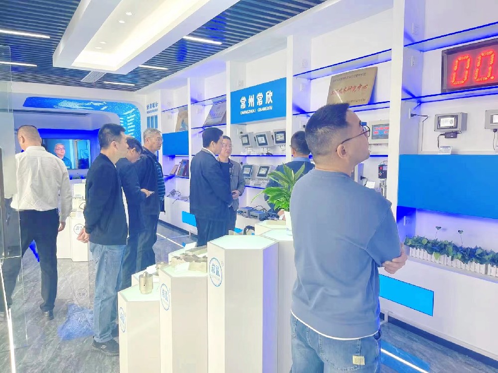 熱烈祝賀中國重型機械工業(yè)協(xié)會橋式起重機專業(yè)委員會九屆八次理 事會暨十屆一次會員大會在江蘇省常州市召開順利召開并圓滿結束！